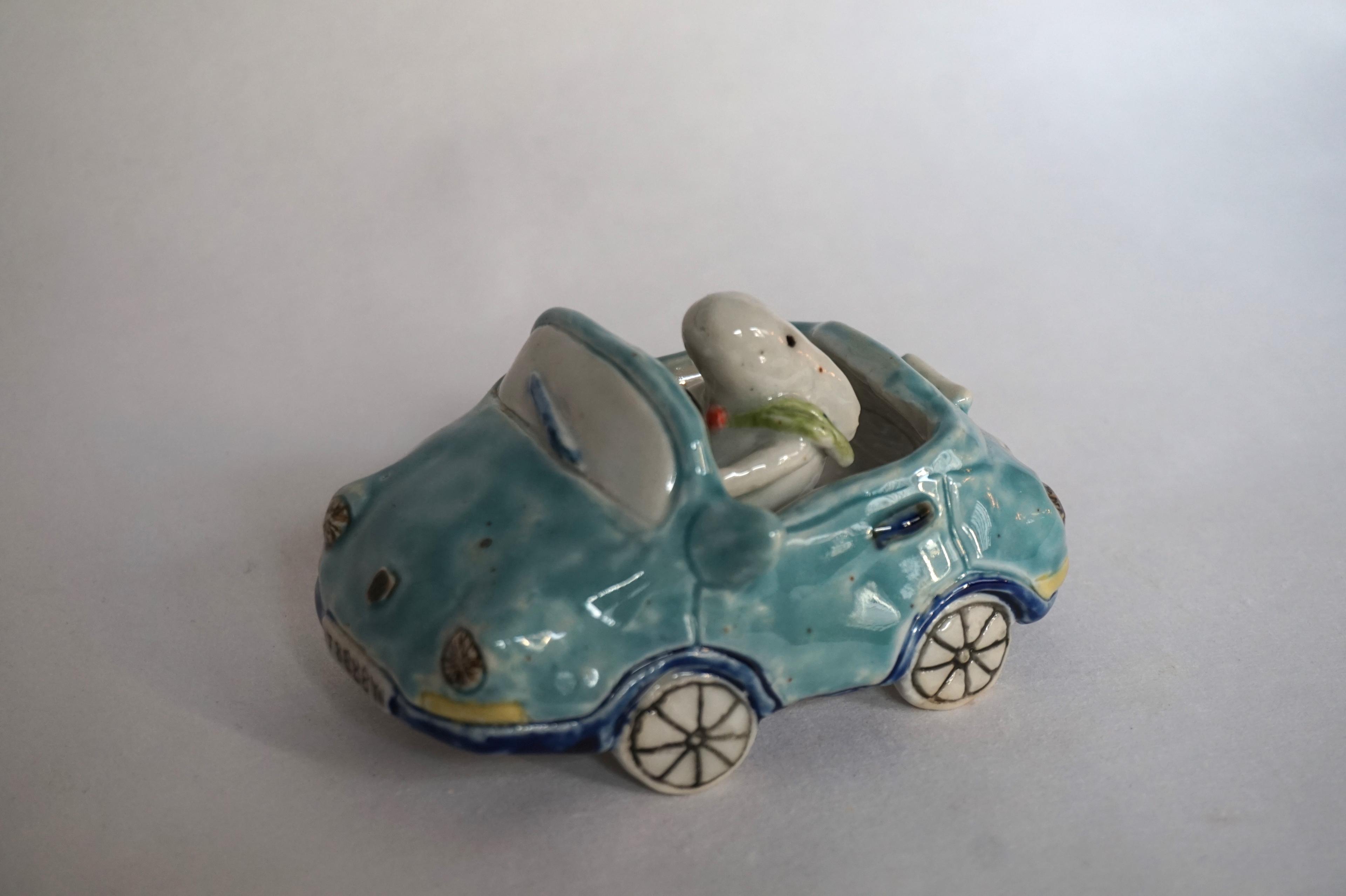 『ドライブ』 うさぎ 車 置物 陶器