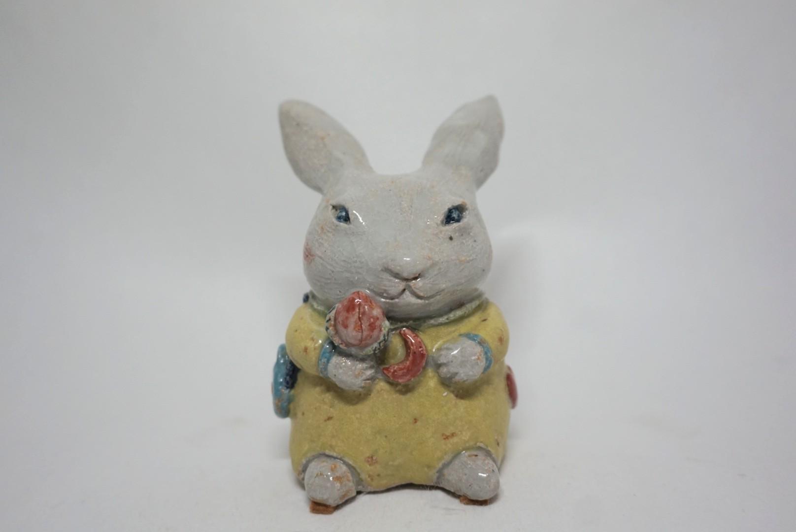 福招きうさぎ　置物　陶器　うさぎ　縁起物